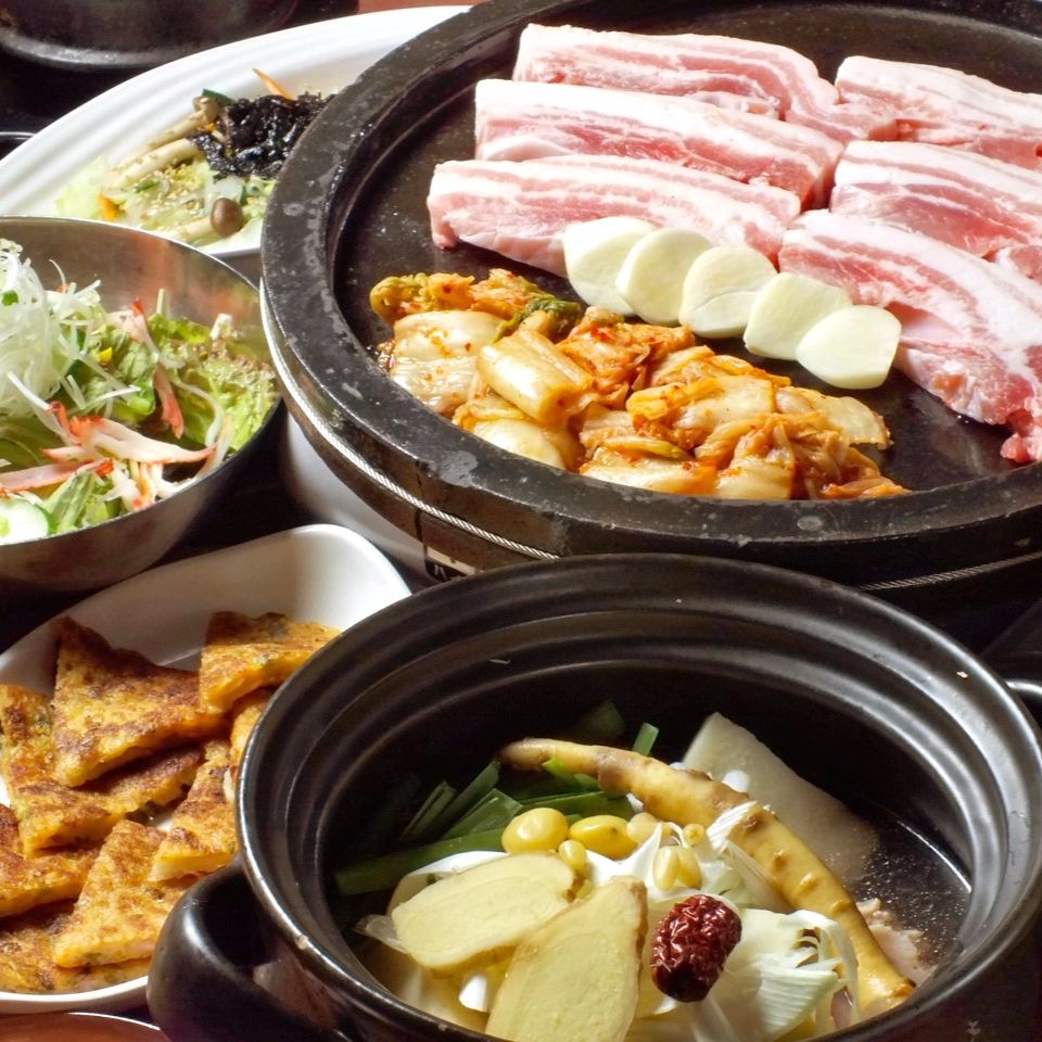 メニュー コース 韓豚屋 本場屋台の味を味わえる韓国家庭料理 サムギョプサル 豚肉料理 メニュー コース 韓豚屋 本場屋台の味を味わえる韓国家庭料理 サムギョプサル 豚肉料理